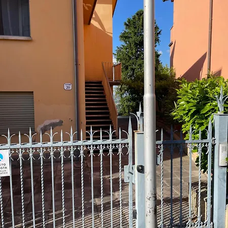 Secret Garden Of בית אירוח Tossignano